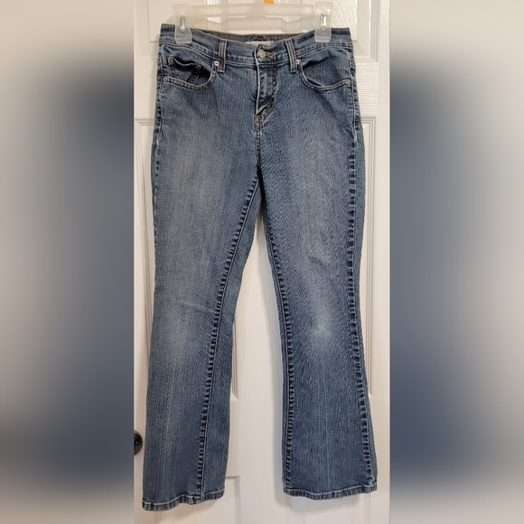 Levi’s 515 Bootcut Low-rise Blue Jeans Size 4 Short - Picture 1 of 9